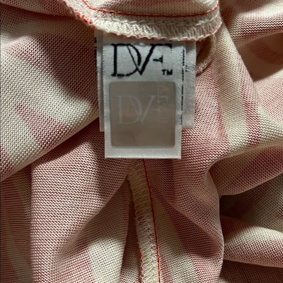 DVF NWOT Silk Burnt Orange Cream Geometric Midi Wrap Dress, Size L 12/14 - Picture 12 of 15